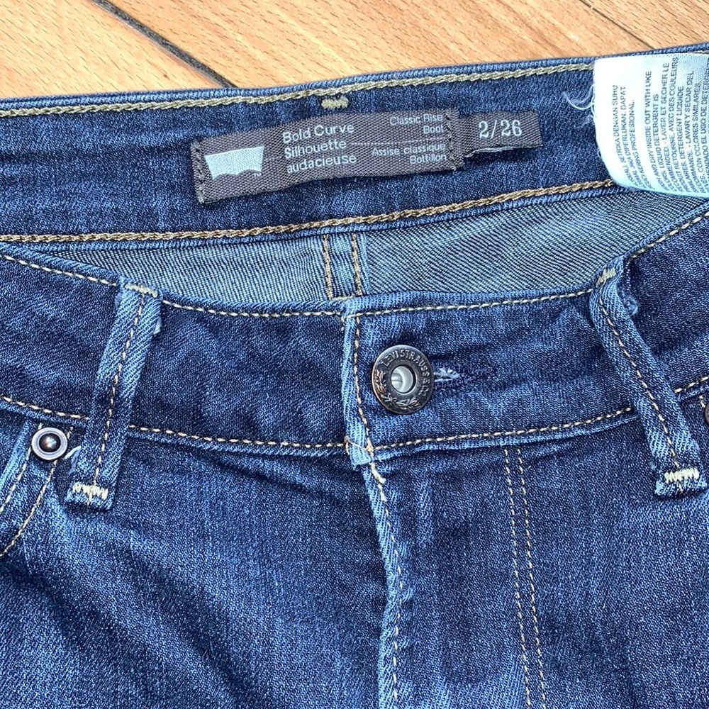 Levi’s Bold Curve denim pant - Picture 9 of 10